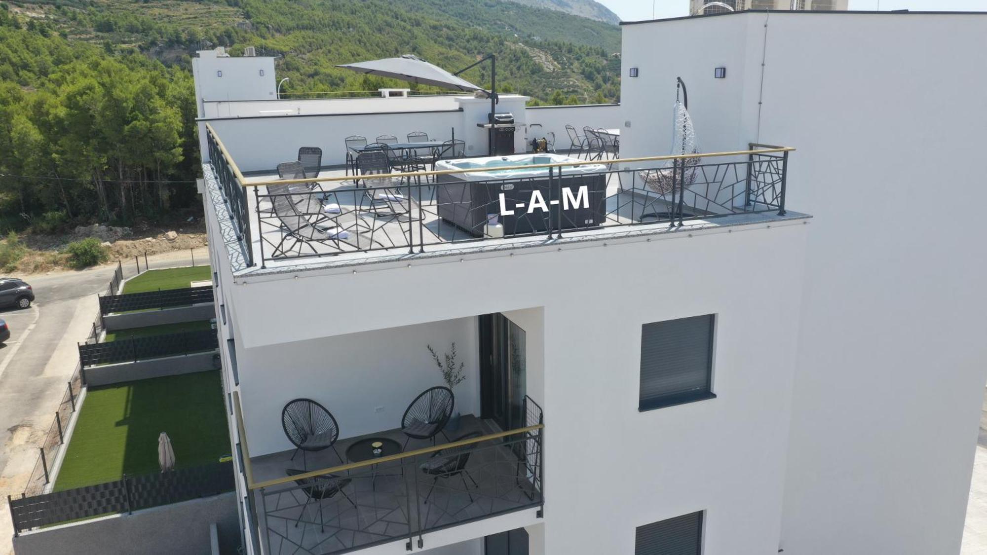 Apartments L-A-M Podstrana Kültér fotó