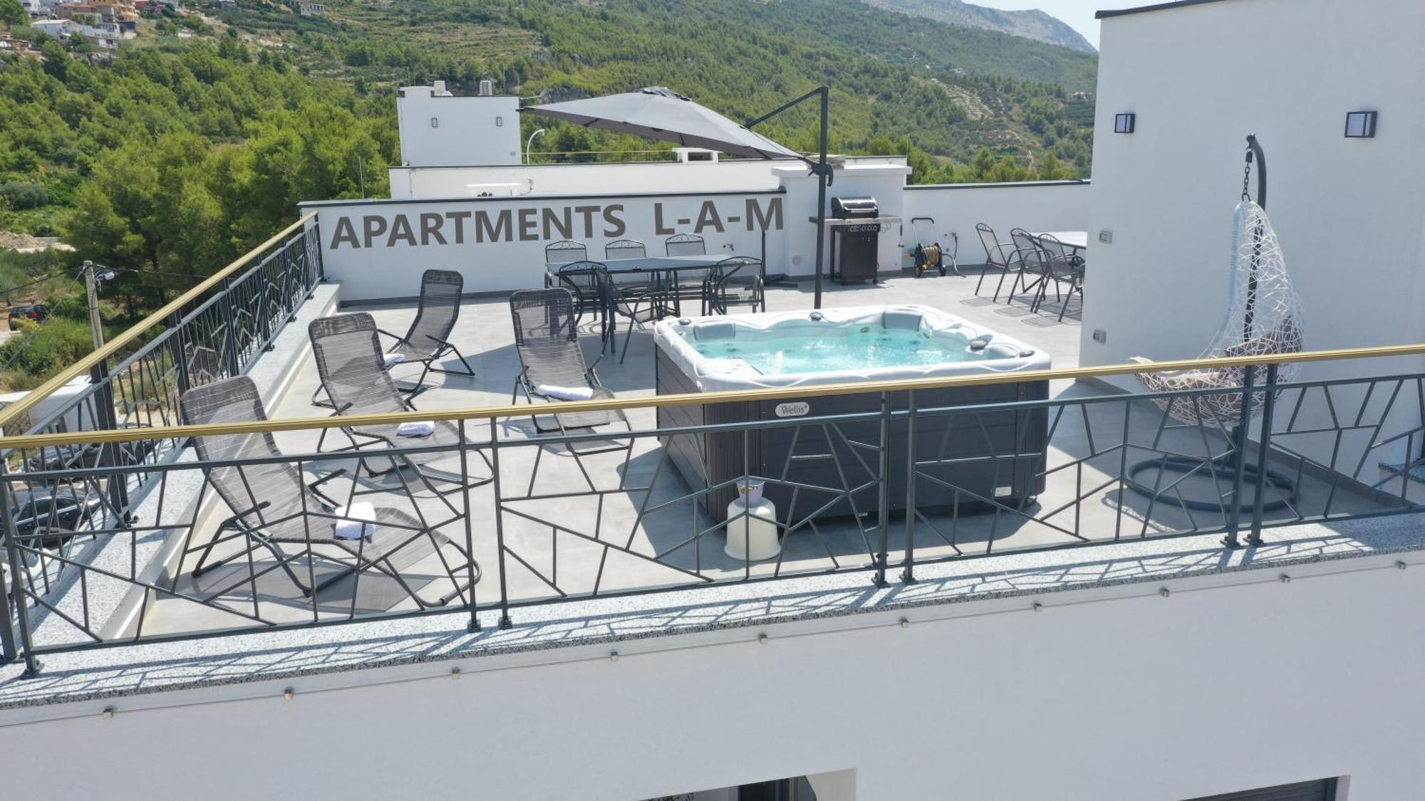 Apartments L-A-M Podstrana Kültér fotó